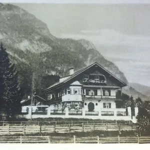 Gaestehaus Hohe Tannen 3*, Garmisch-Partenkirchen Niemcy