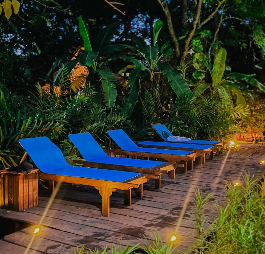 Habarana Tree House Ambasewana Resort